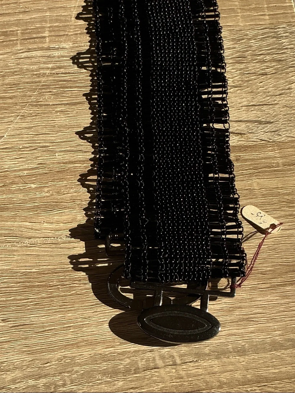 N/A stylish black